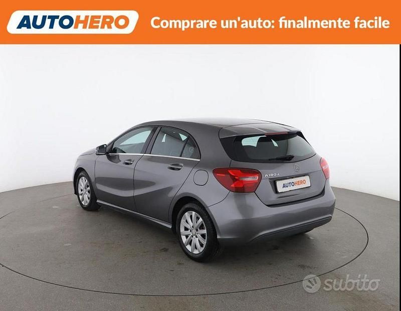 Usata Mercedes A180 Business 109 CV (80 kW) 2016 Grigio Berlina