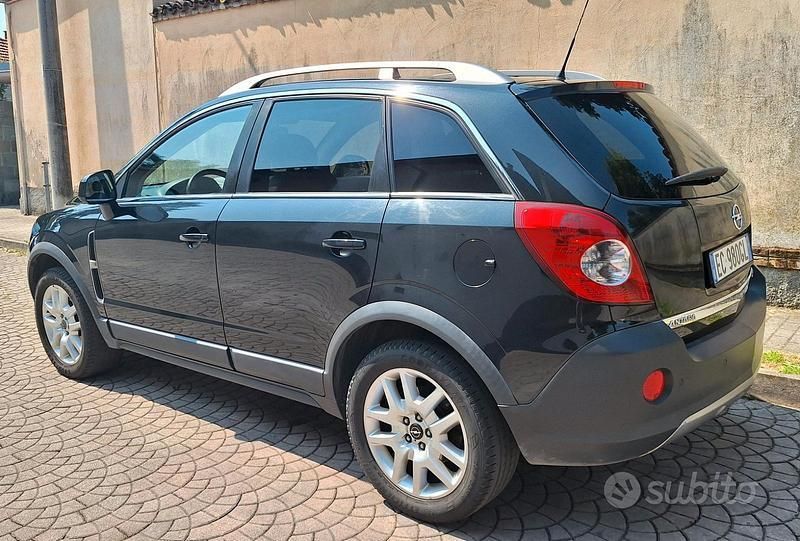 Usata Opel Antara 150 CV (110 kW) 2010 Nero SUV
