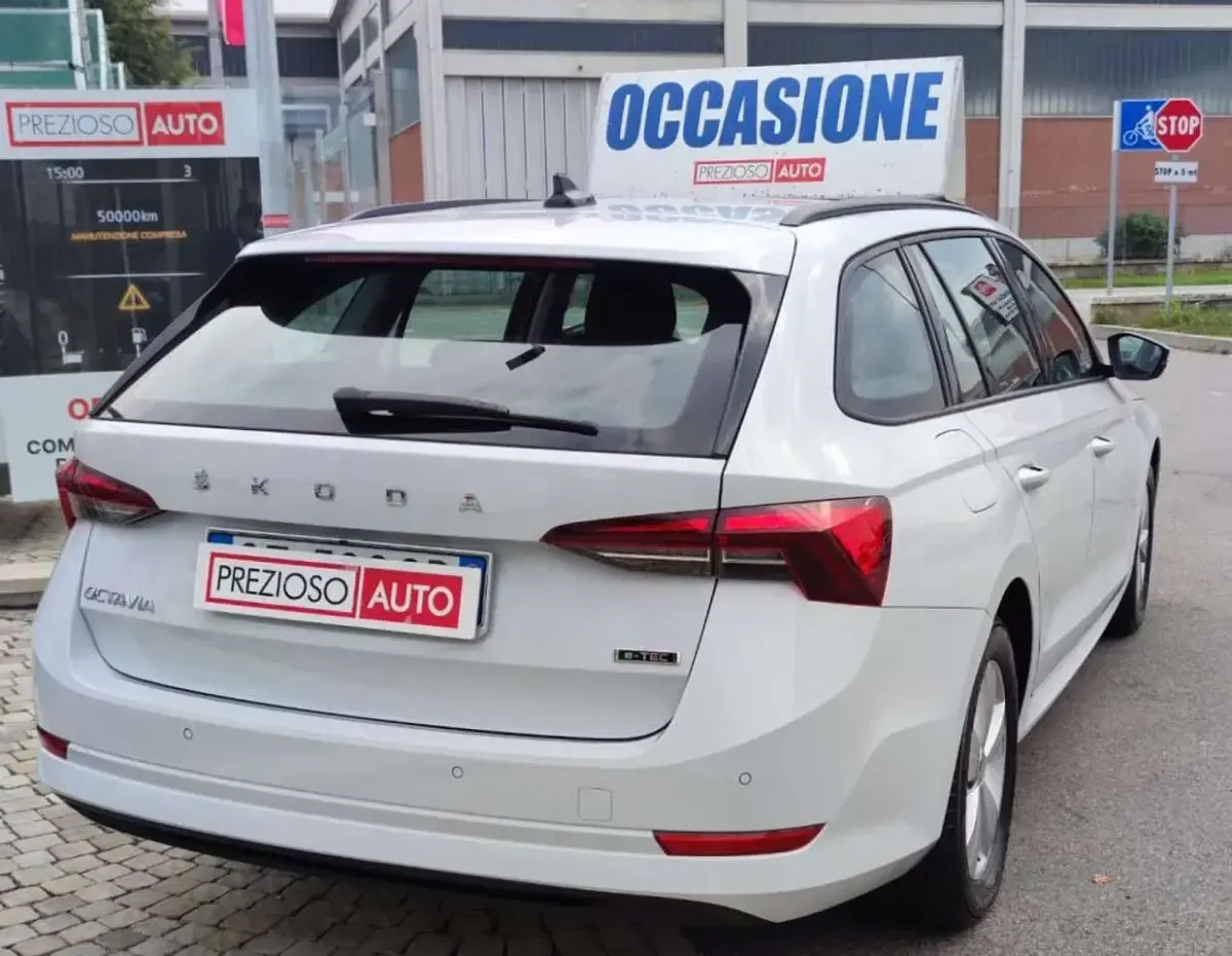 Usata Skoda Octavia Executive 110 CV (80 kW) 2021 Bianco Station wagon