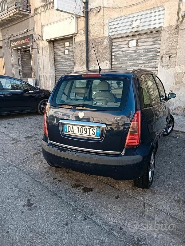 Usata Lancia Musa 2006 Blu Monovolume