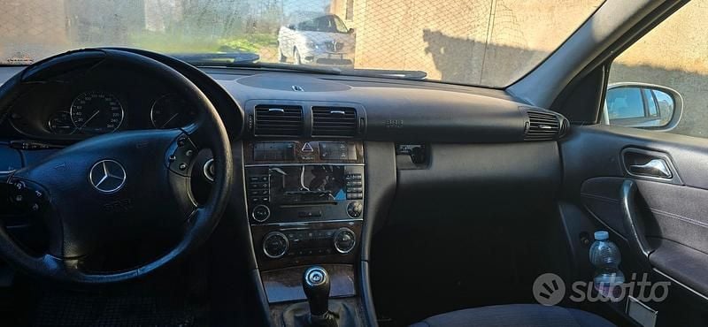 Gebraucht Mercedes C220 150 PS (110 kW) 2004 Grau Kombi
