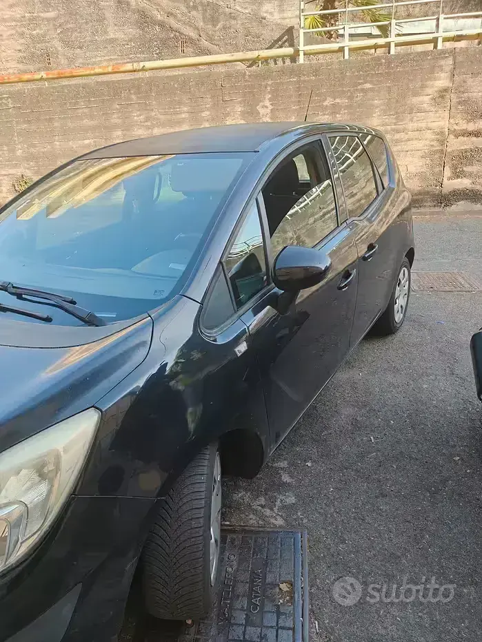 Usata Opel Meriva 110 CV (80 kW) 2011 Nero Monovolume