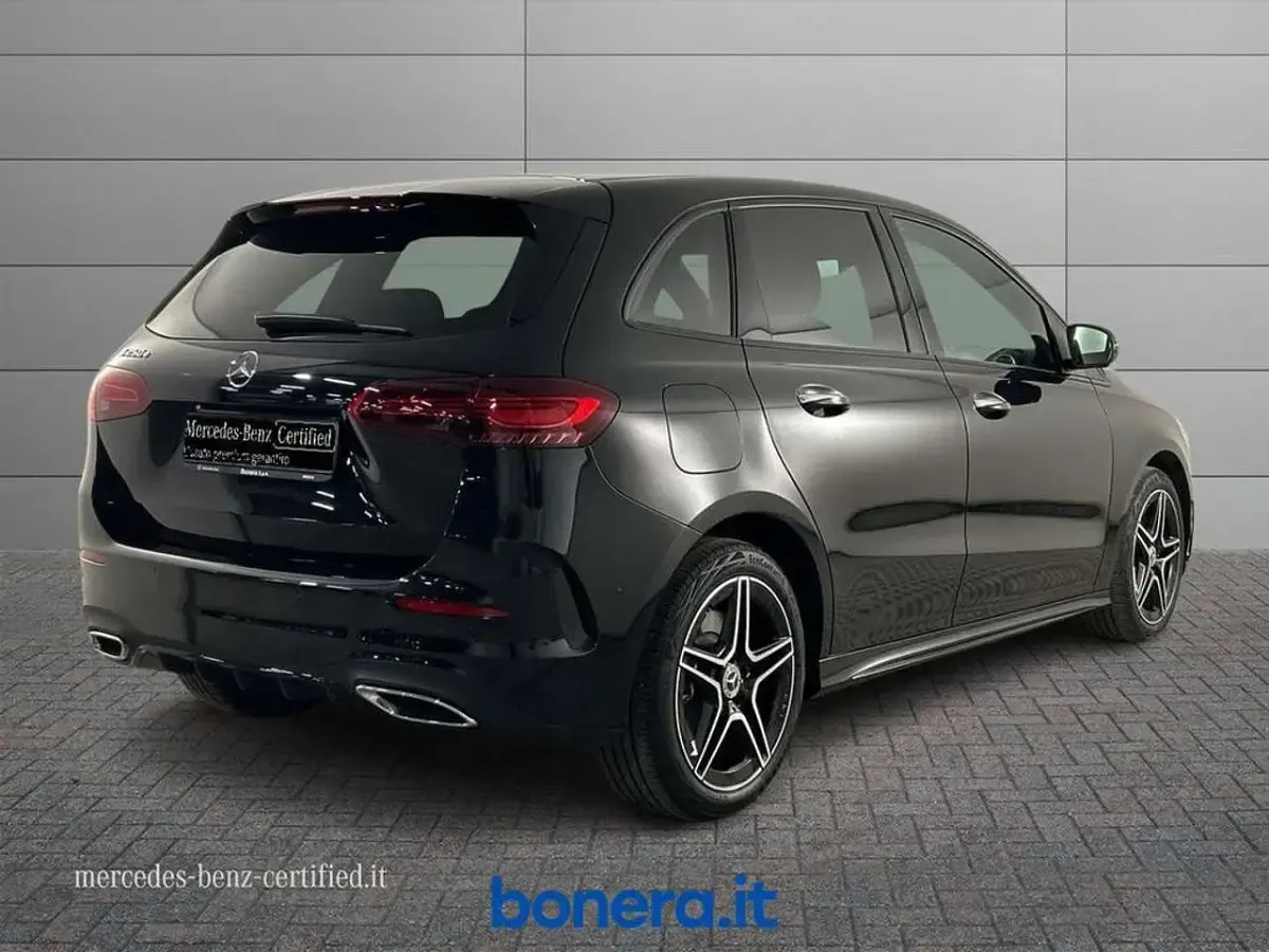 Usata Mercedes B250e Advanced Plus 218 CV (160 kW) 2025 Nero cosmo Utilitaria