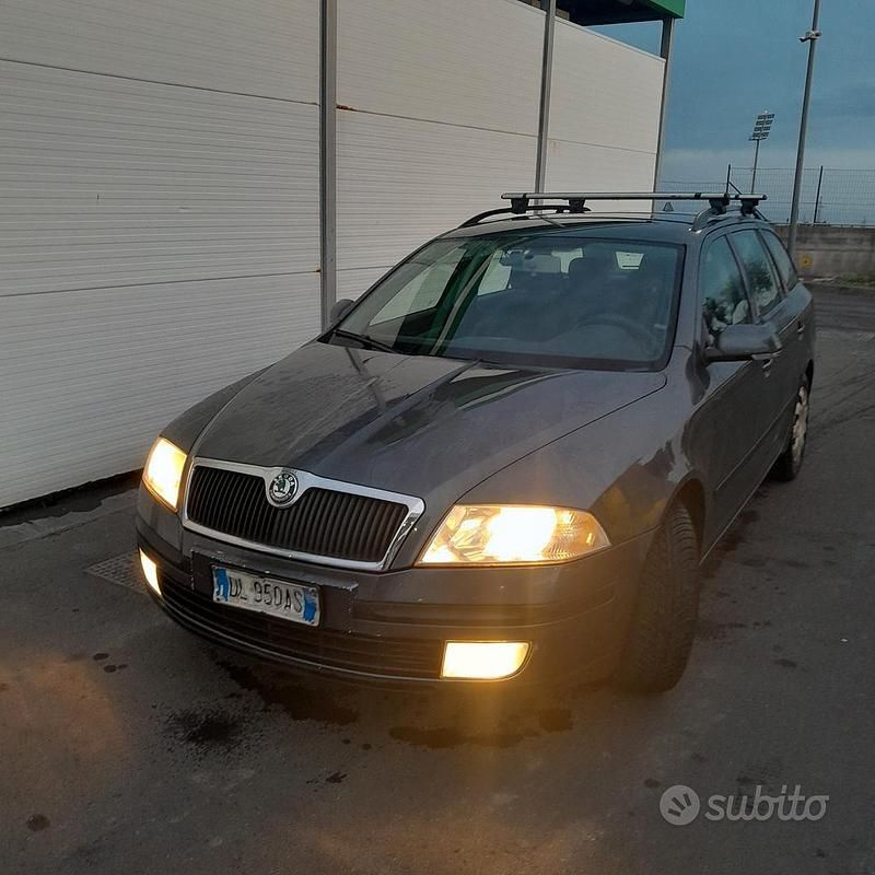 Grigio Usata 2007 Skoda Octavia Station wagon | 2700 € (Buon prezzo) - Immagine 1/4
