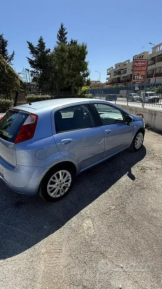 Usata Fiat Grande Punto 75 CV (55 kW) 2005 Utilitaria
