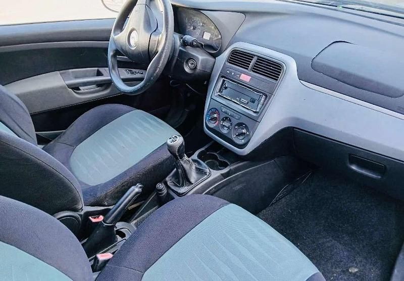 Usata Fiat Grande Punto Dynamic 75 CV (55 kW) 2006 Nero Utilitaria