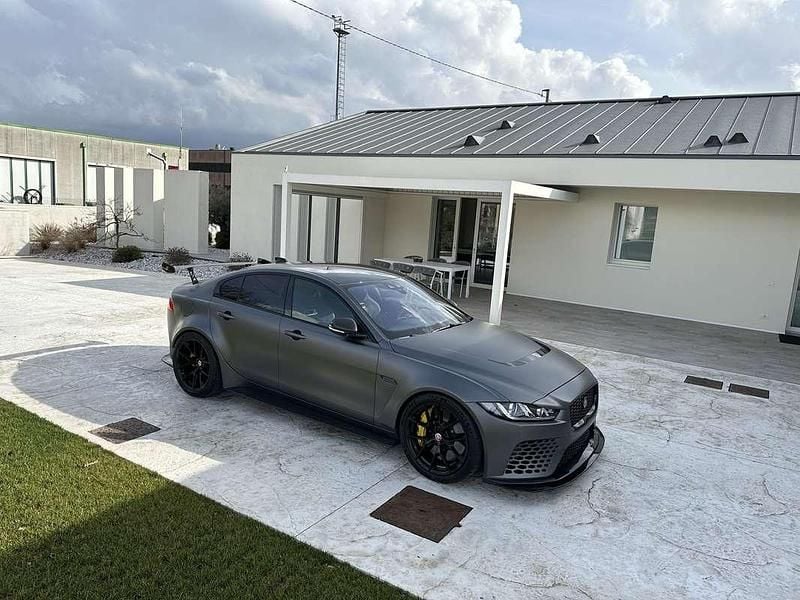 Usata Jaguar XE 600 CV (441 kW) 2018 Berlina