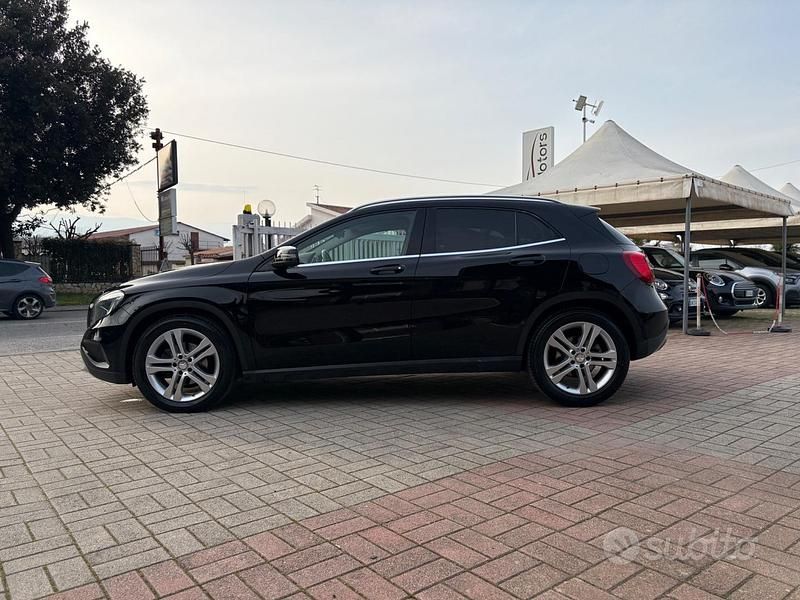 Usata Mercedes GLA220 Executive 170 CV (125 kW) 2015 Nero SUV