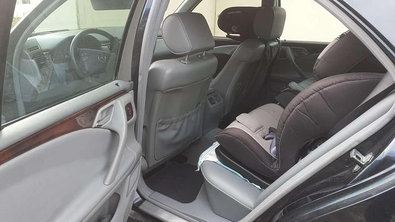 Begagnad Mercedes E200 Elegance 186 HK (136 kW) 2000 Sedan