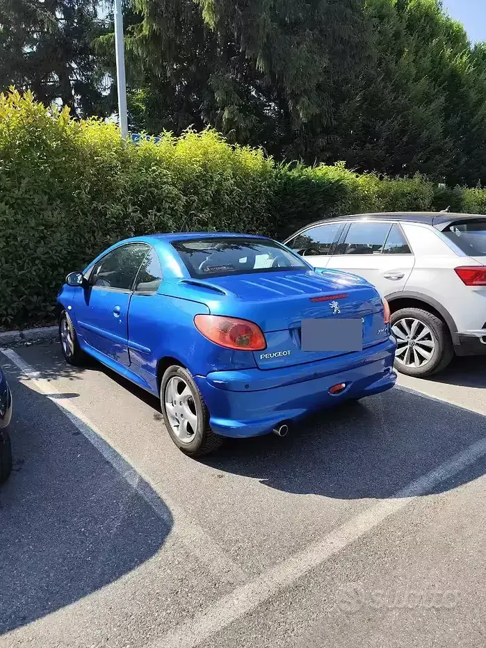Usata Peugeot 206 CC 109 CV (80 kW) 2003 Blu Cabrio