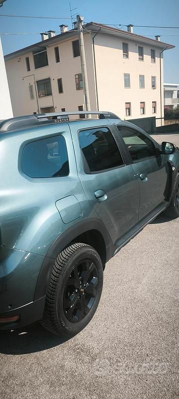 Usata Dacia Duster 116 CV (85 kW) 2023 Verde SUV