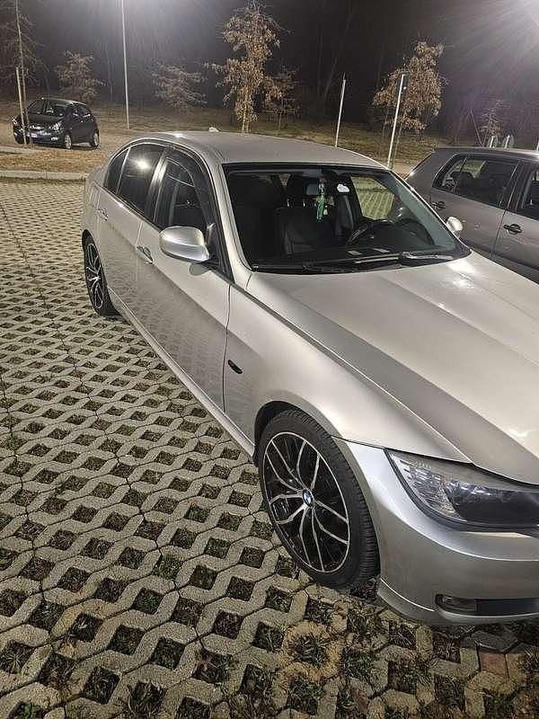 Usata BMW 320 177 CV (130 kW) 2009 Berlina