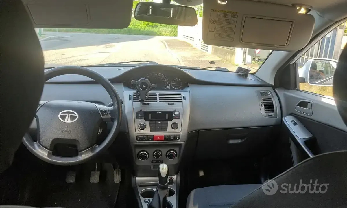 Usata Tata Indica 75 CV (55 kW) 2015 Bianco Berlina