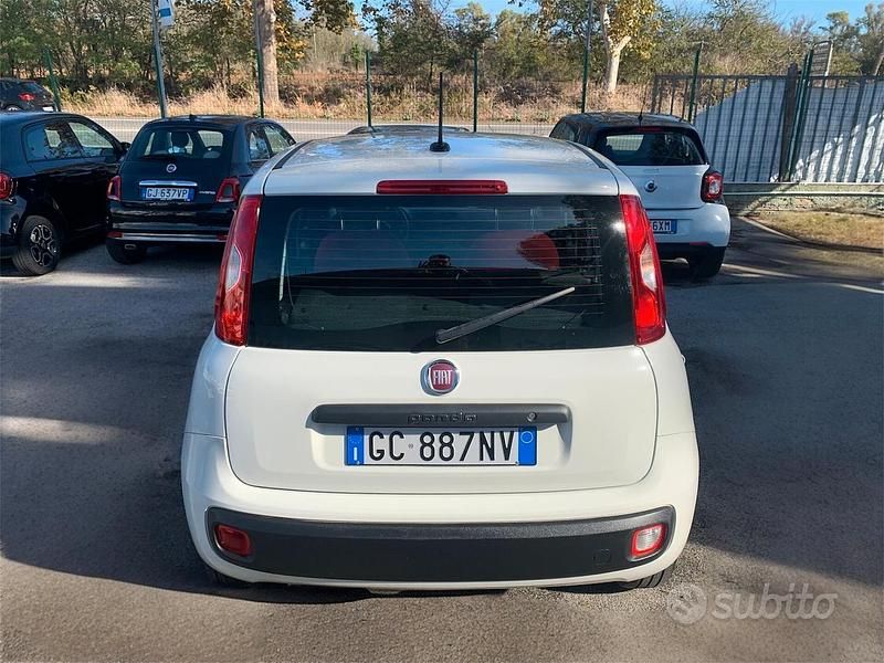 Begagnad Fiat Panda Pop 69 HK (50 kW) 2020 Vit Sedan