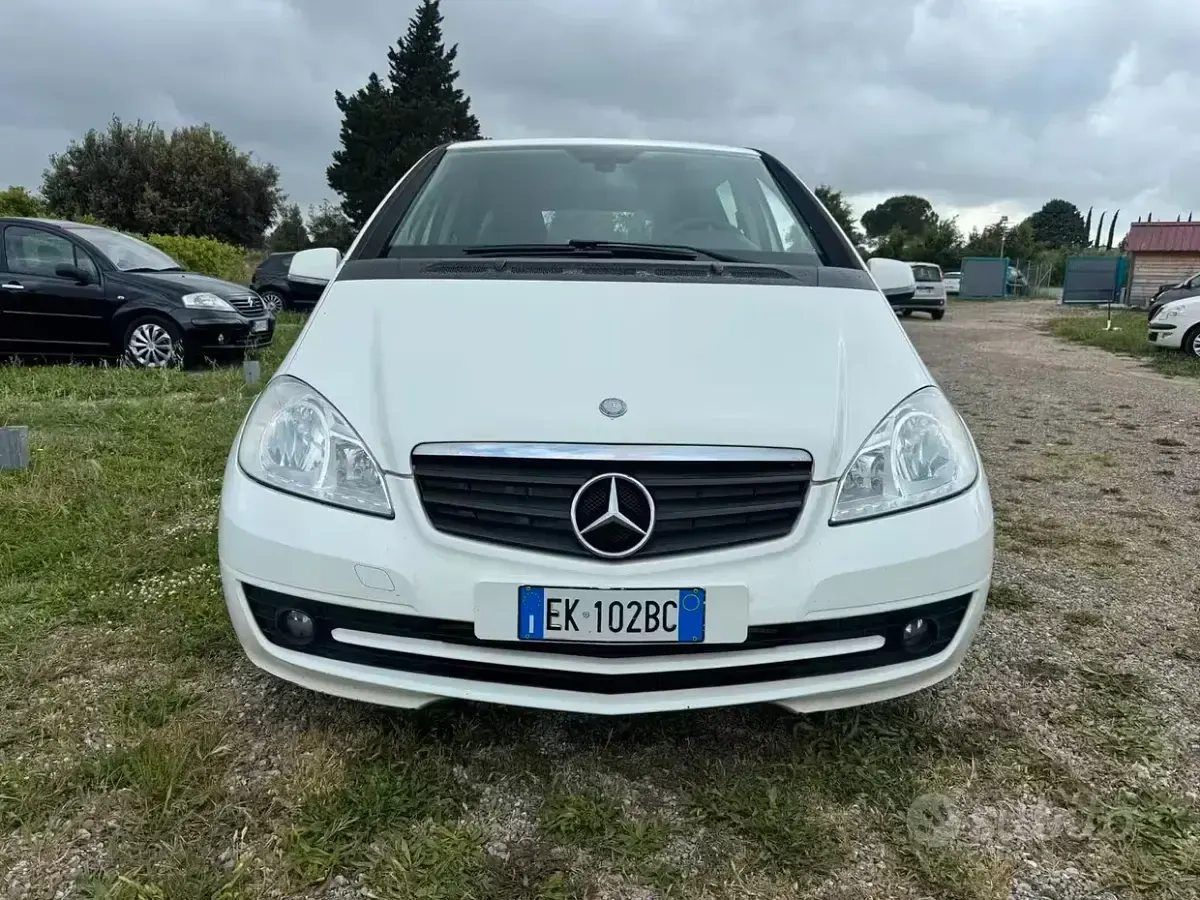 Usata Mercedes A160 82 CV (60 kW) 2011 Bianco Utilitaria
