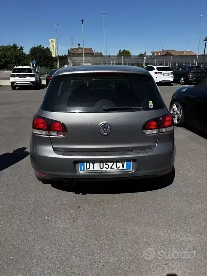 Usata VW Golf VI Highline 122 CV (89 kW) 2009 Grigio Utilitaria
