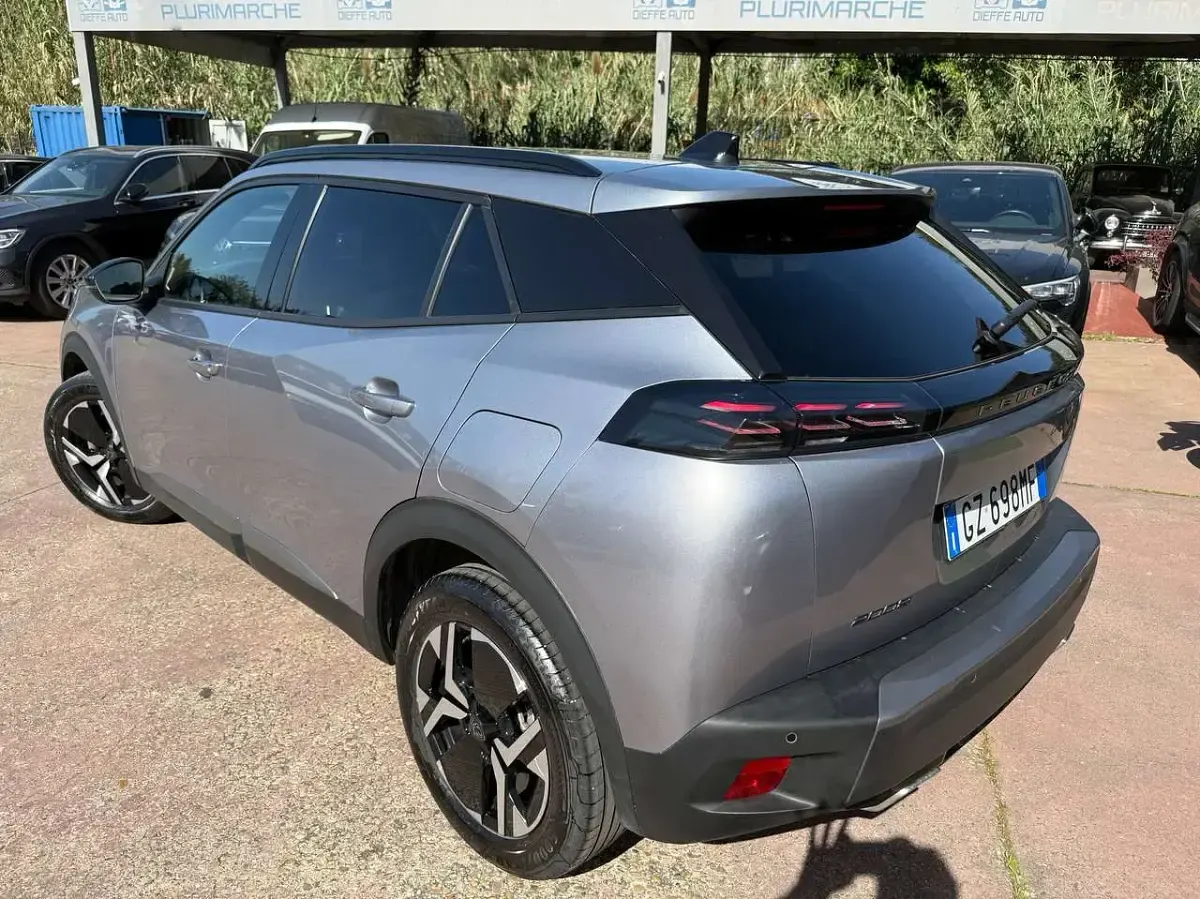 Usata Peugeot 2008 GT 131 CV (96 kW) 2025 Grigio SUV