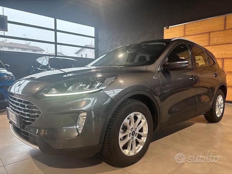 Usata Ford Kuga Titanium 120 CV (88 kW) 2021 Grigio SUV