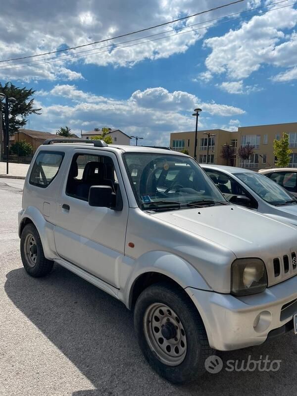 Usata 2004 Suzuki Jimny SUV | 6800 € - Immagine 1/4