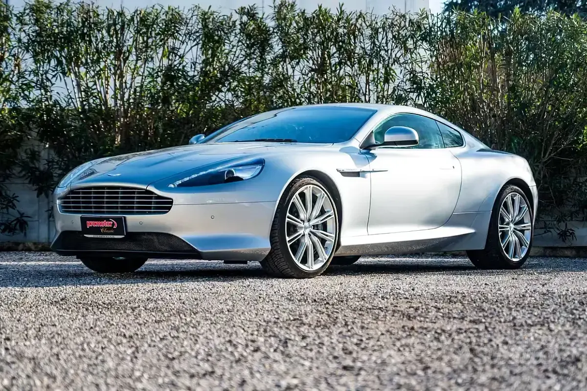 Usata Aston Martin Virage 497 CV (365 kW) 2011 Grigio Coupé