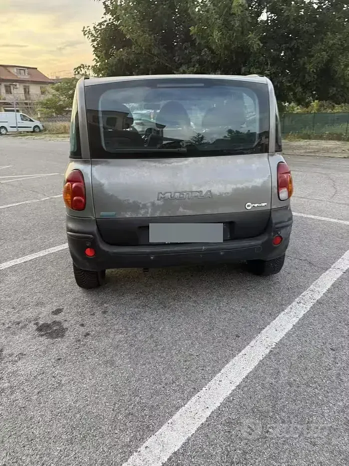 Usata Fiat Multipla 103 CV (75 kW) 2001 Grigio Monovolume