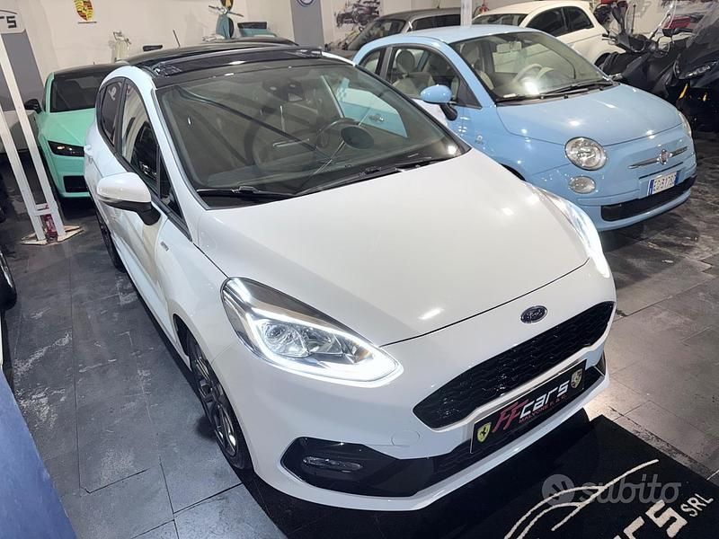 Usata Ford Fiesta ST-Line 85 CV (62 kW) 2018 Bianco Utilitaria