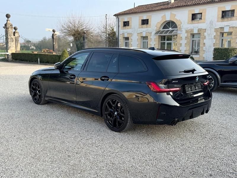 Usata BMW 320e M Sport 190 CV (139 kW) 2025 Nero Station wagon