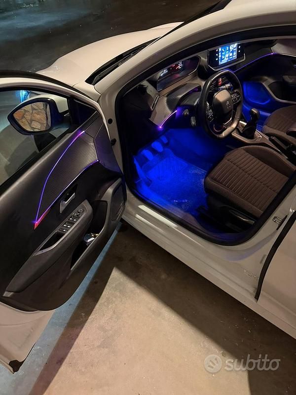 Usata Peugeot 208 Allure 75 CV (55 kW) 2021 Utilitaria