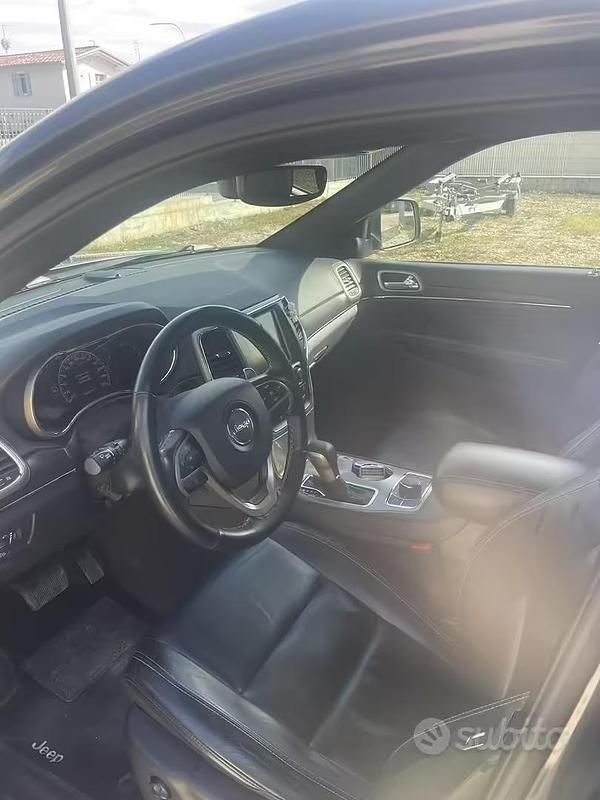 Usata Jeep Grand Cherokee 190 CV (139 kW) 2017 Grigio SUV