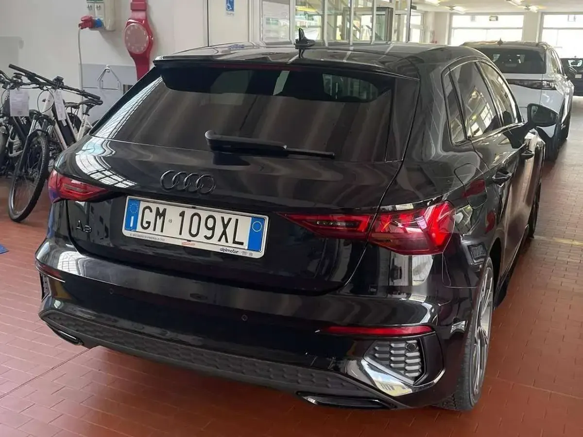 Usata Audi A3 S-Line 150 CV (110 kW) 2023 Nero Berlina