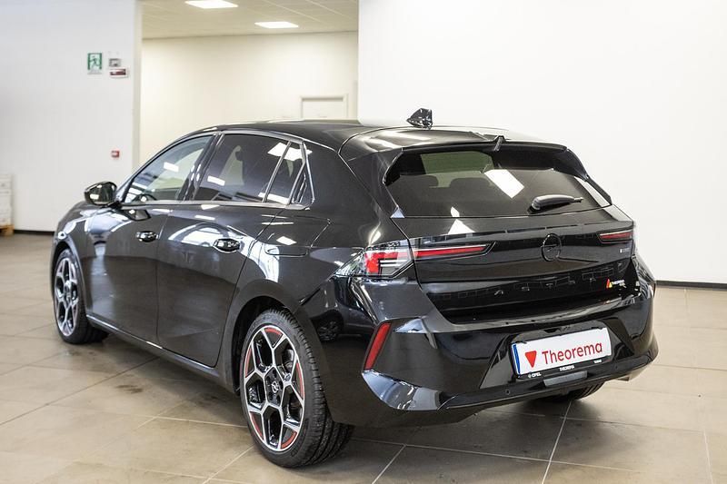 Usata Opel Astra GS Line 182 CV (133 kW) 2022 Nero pastello Utilitaria