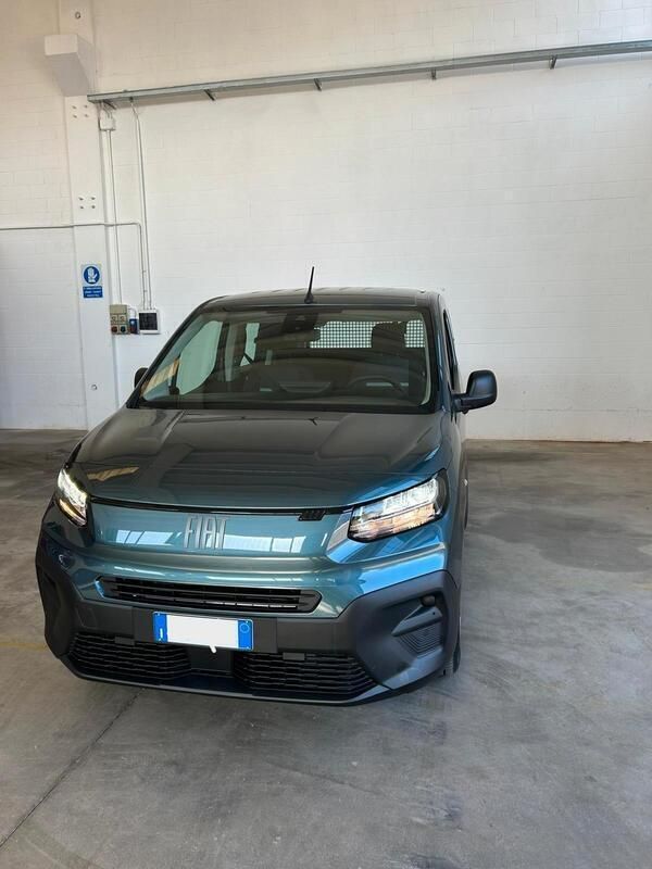 Usata Fiat Doblò 130 CV (95 kW) 2024 Verde Monovolume