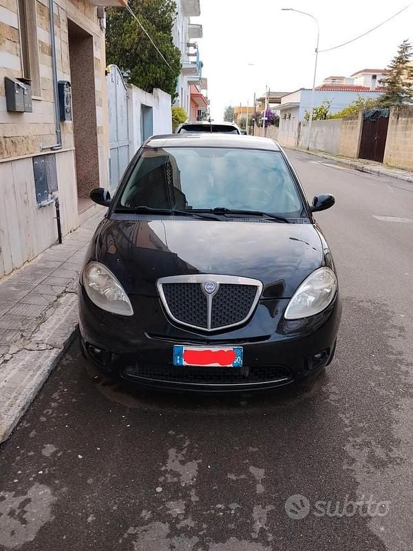 Usata Lancia Ypsilon 105 CV (77 kW) 2008 Utilitaria