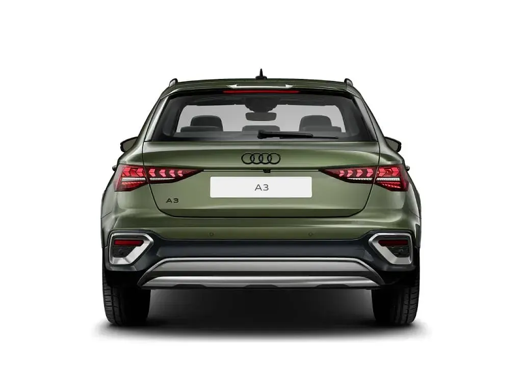 Nuova Audi A3 Advanced 150 CV (110 kW) 2026 Verde distretto metallizzato Berlina