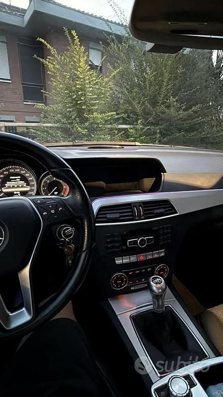 Usata Mercedes C200 200 CV (147 kW) 2012 Grigio Berlina