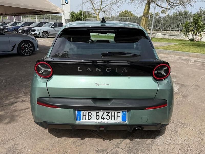 Usata Lancia Ypsilon 110 CV (80 kW) 2025 Verde Utilitaria