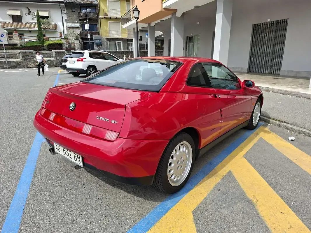Usata Alfa Romeo GTV Lusso 150 CV (110 kW) 1997 Rosso Coupé