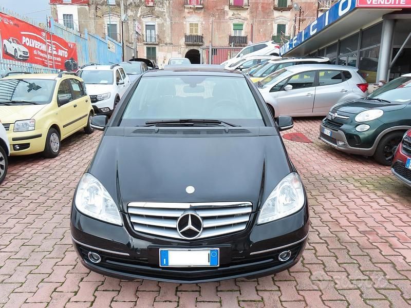 Usata Mercedes A180 Avantgarde 108 CV (79 kW) 2011 Nero Berlina