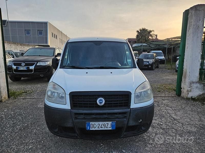 Usata Fiat Doblò 75 CV (55 kW) 2007 Bianco Monovolume