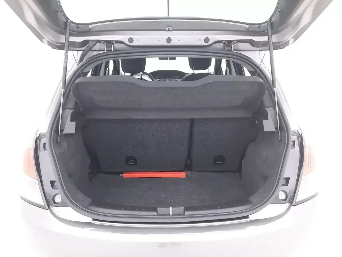Usata Lancia Ypsilon 69 CV (50 kW) 2024 Grigiogrigio Utilitaria