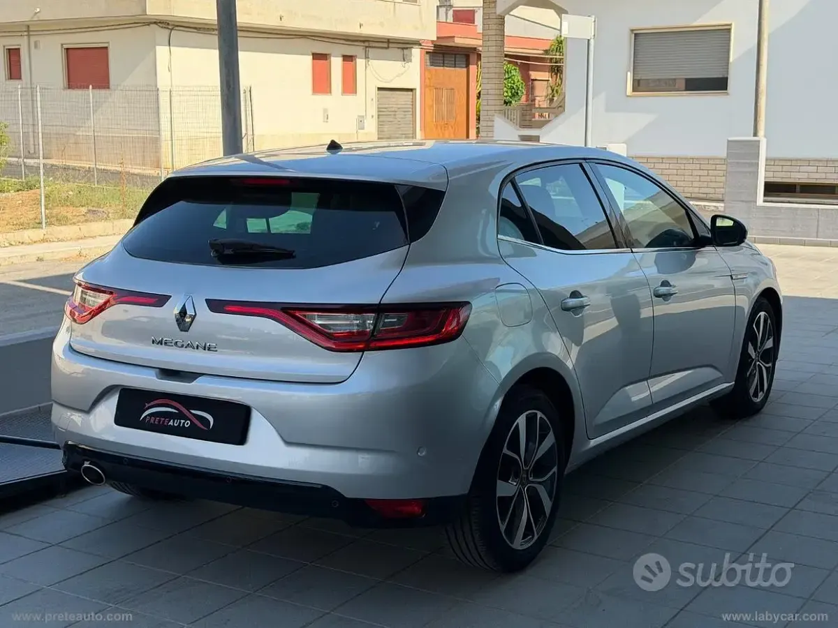 Usata Renault Mégane III Bose Edition 110 CV (80 kW) 2016 Grigio Berlina