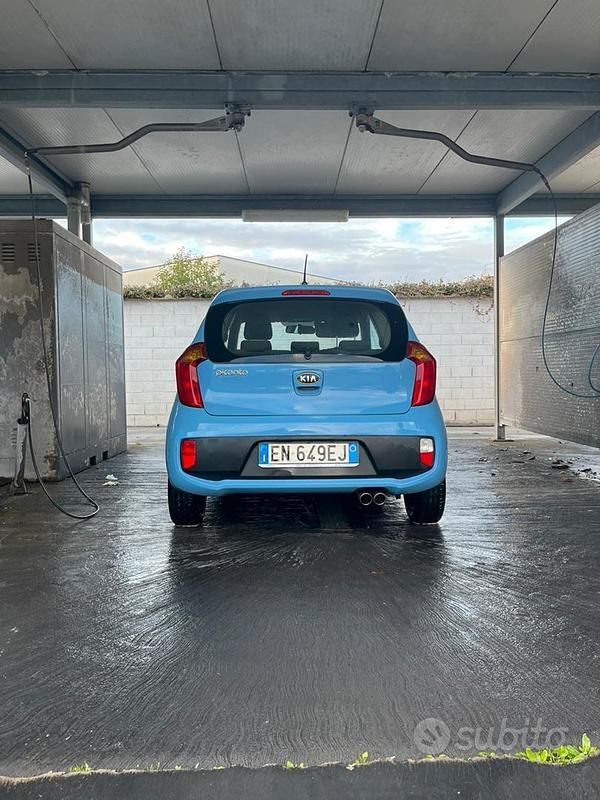 Usado Kia Picanto 69 CV (50 kW) 2012 Azul Utilitario