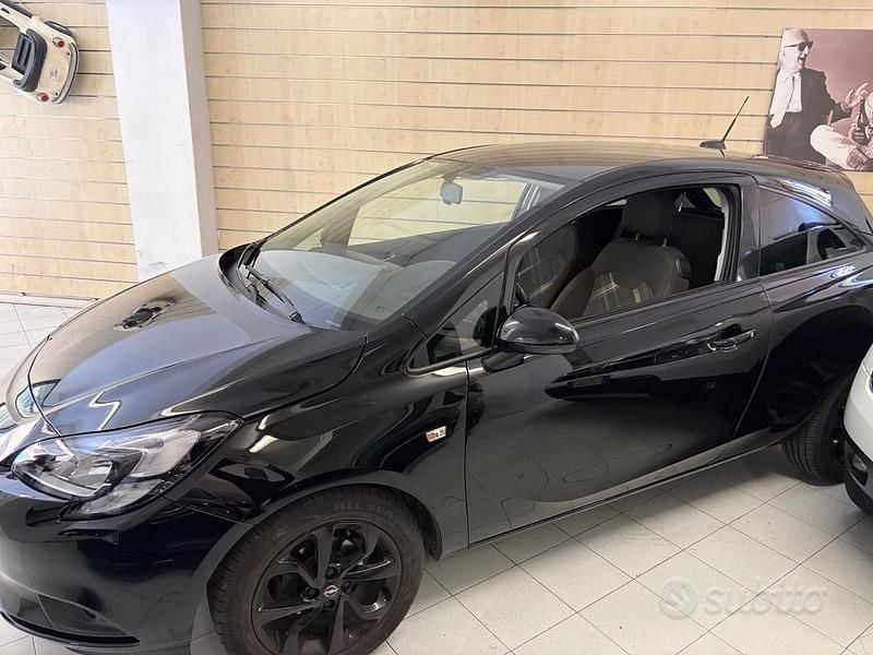 Używany Opel Corsa 70 KM (51 kW) 2017 Czarny Hatchback