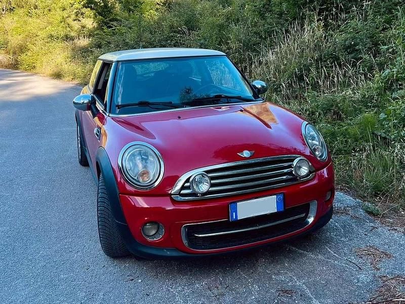Usata Mini Cooper D 111 CV (81 kW) 2011 Rosso Utilitaria
