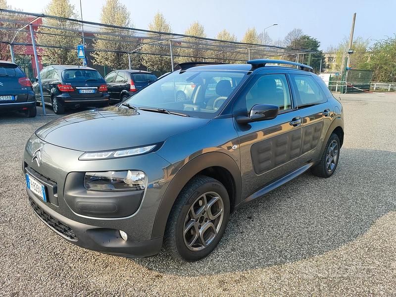 Usata Citroën C4 99 CV (72 kW) 2017 Grigio SUV