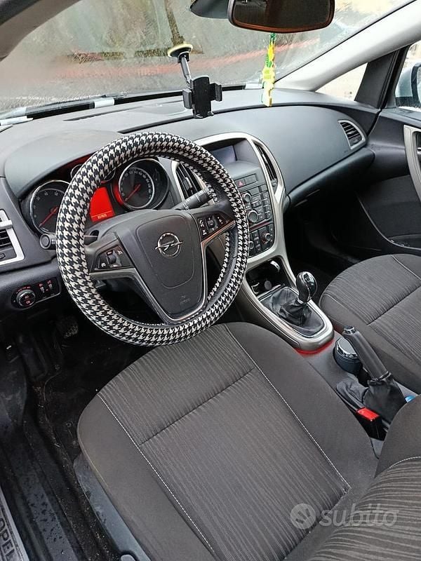 Usata Opel Astra 2010 Grigio Berlina