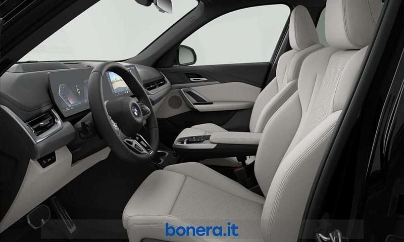 Nuova BMW X1 M Sport 163 CV (119 kW) 2026 Black sapphire metallizzato SUV