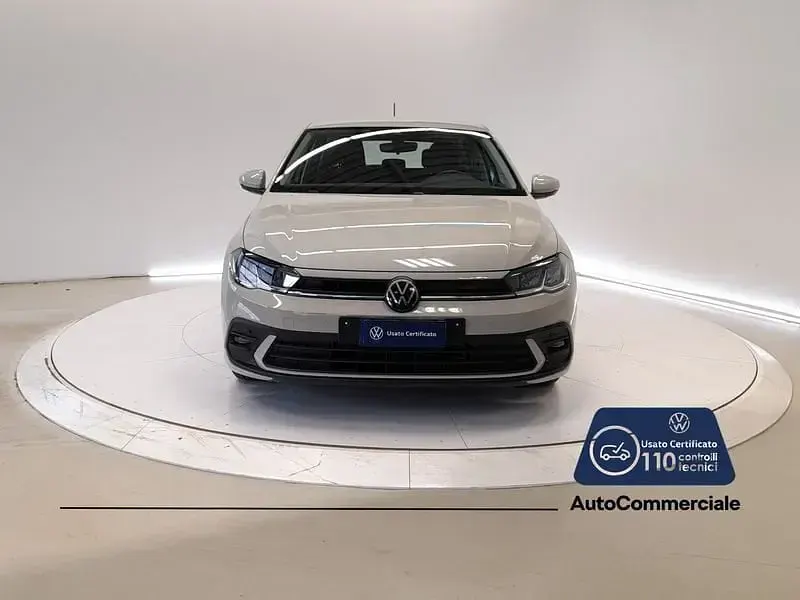 Usata VW Polo Life 95 CV (69 kW) 2023 Beige Utilitaria
