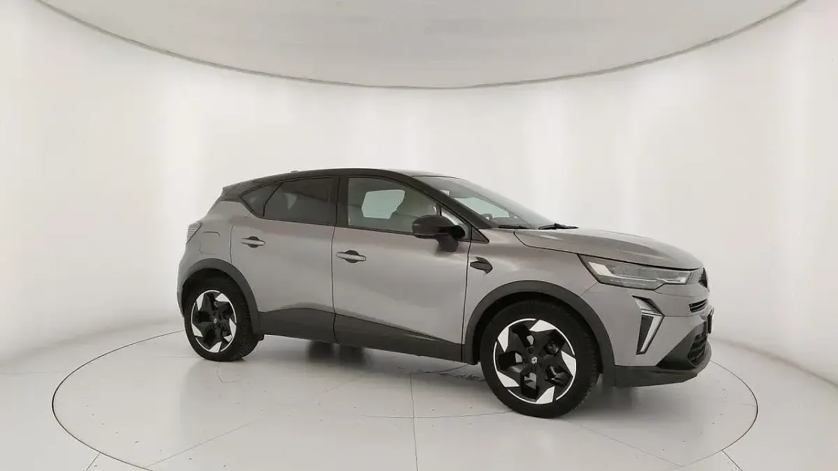 Usata Renault Captur Techno 90 CV (66 kW) 2025 Grigio SUV