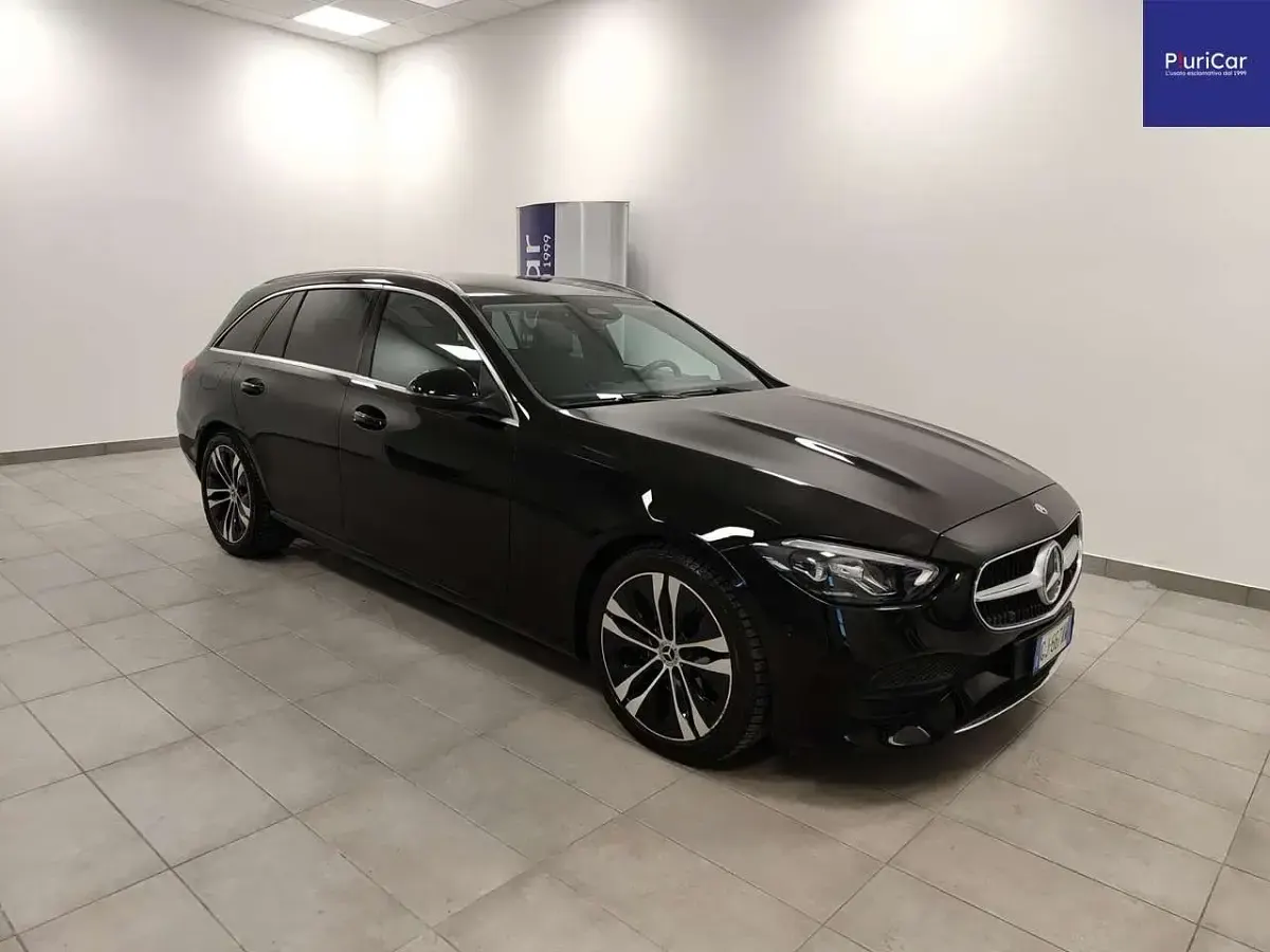 Usata Mercedes C220 200 CV (147 kW) 2022 Nero Station wagon